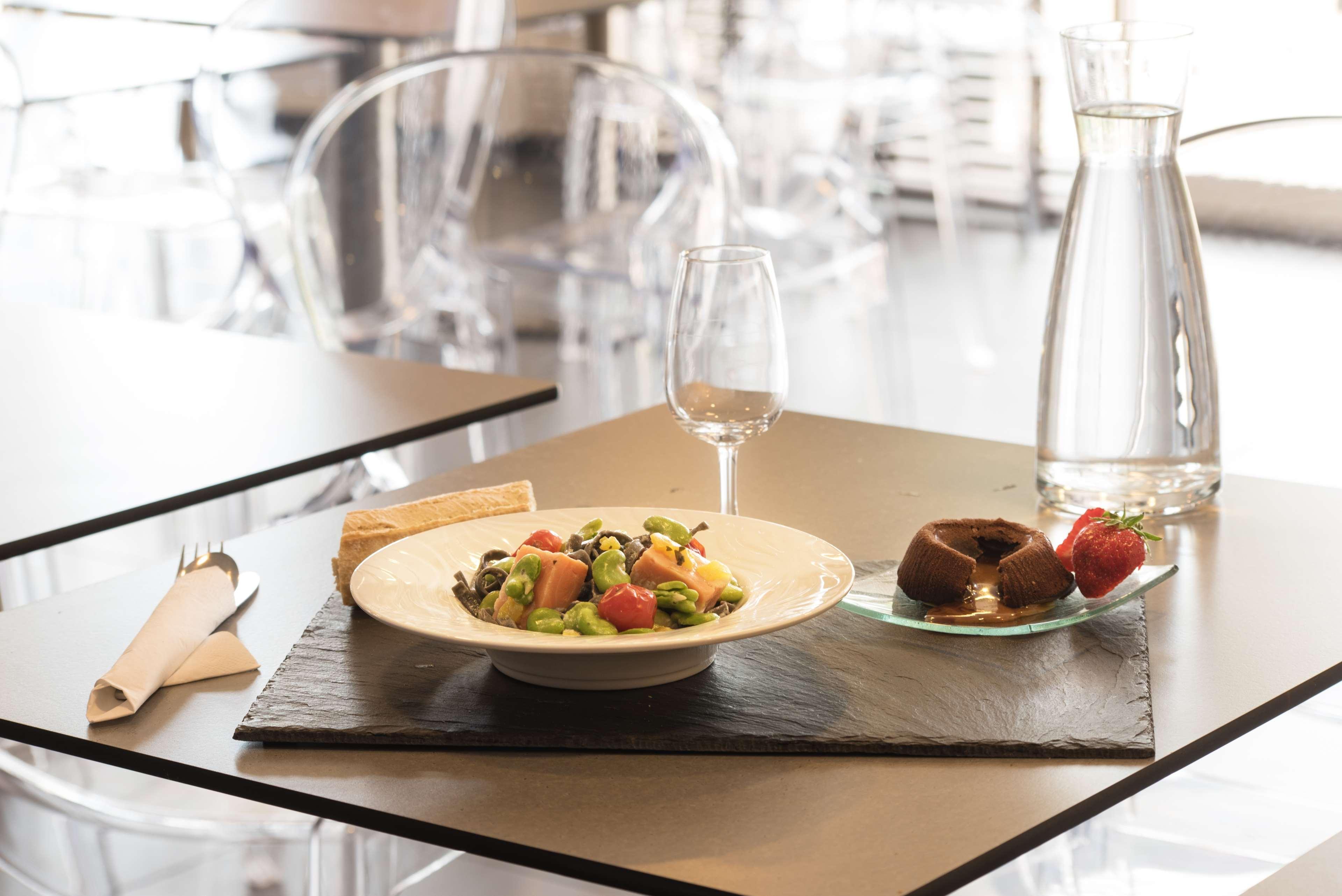 Hotel Kyriad La Rochelle Centre Ville Zewnętrze zdjęcie